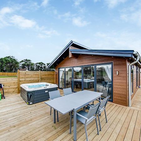 Noahs Retreat Hotel Laceby ภายนอก รูปภาพ