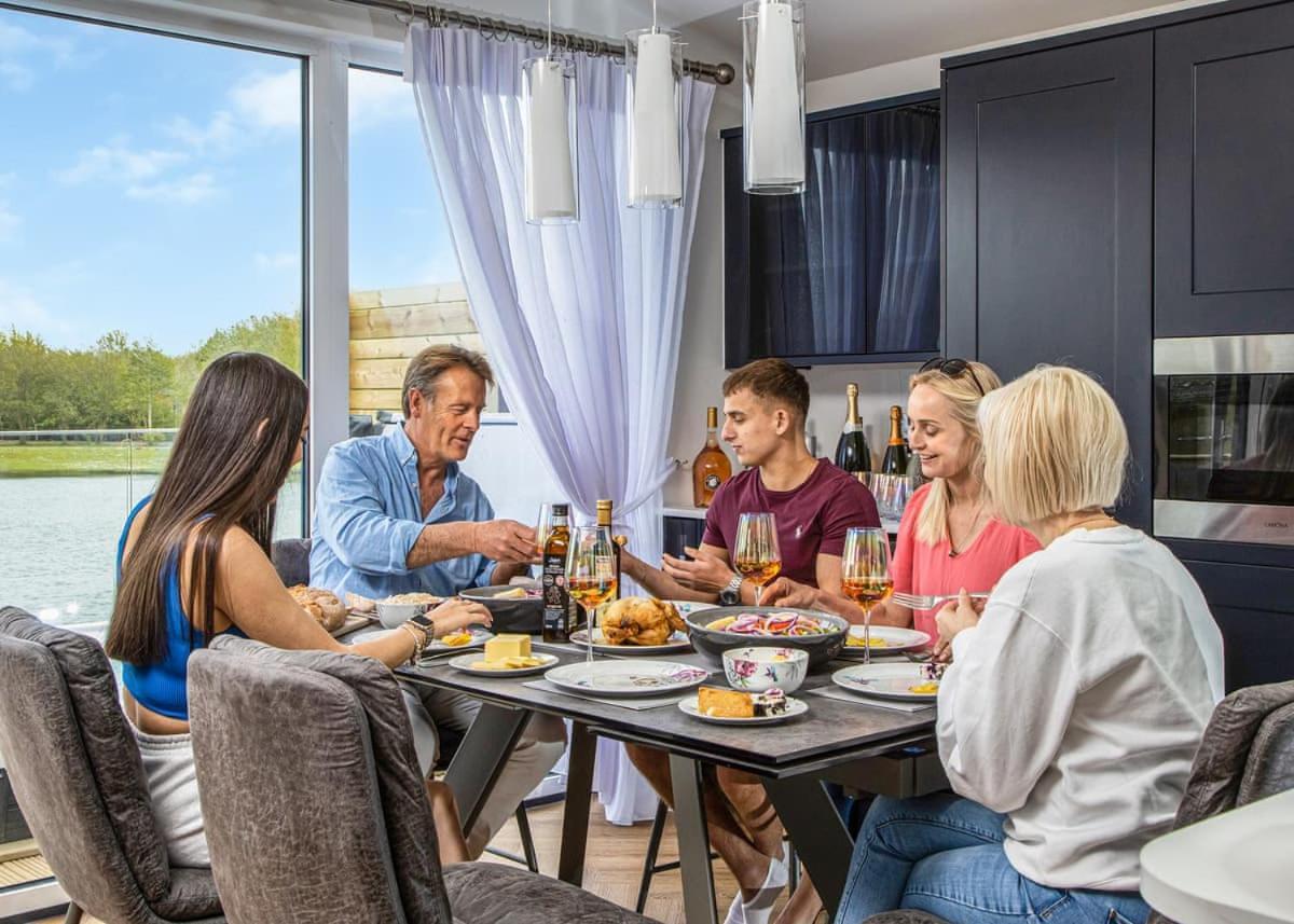 Noahs Retreat Hotel Laceby ภายนอก รูปภาพ